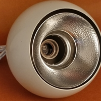 lys grå kuglelampe med reflektor retro loftslampe gammel lampe